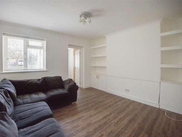 Flat for sale in London Borough of Croydon, Selhurst