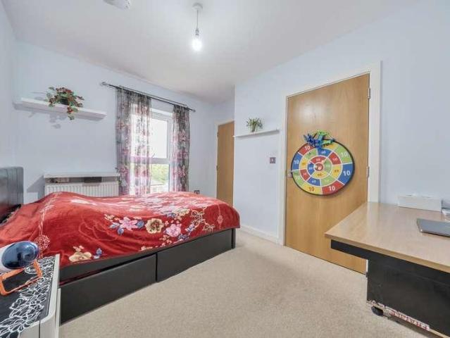 Flat for sale in Rush Green, Greater London