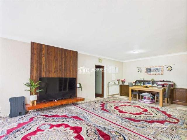 Flat for sale in Edgware, London Borough of Harrow
