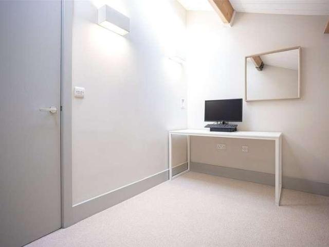 Flat for sale in Glyndon, Greater London