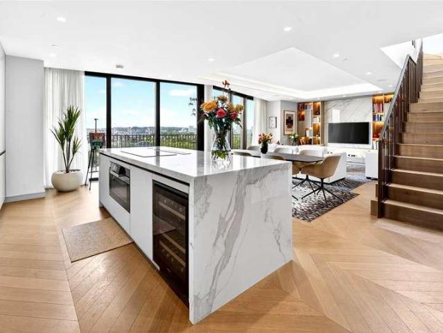 Flat for sale in St. John's Wood, Greater London