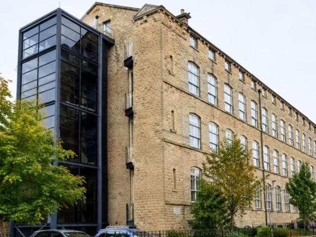 Flat for sale in Drighlington, Adwalton