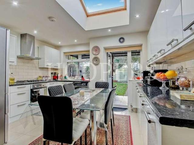 Flat for sale in Greater London