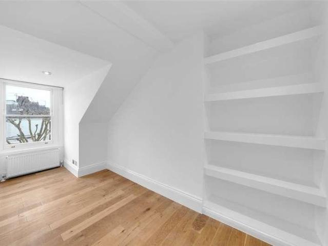 Flat for sale in Kensal Town, Greater London
