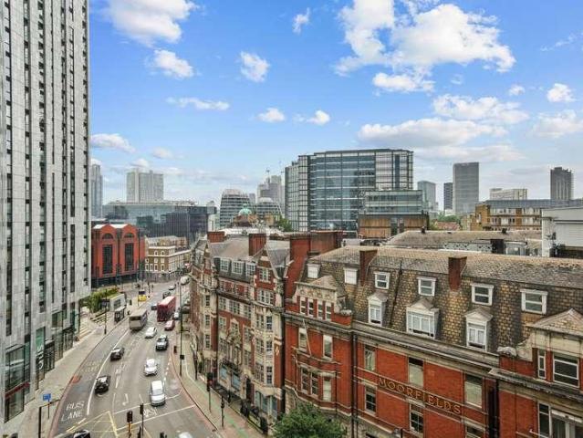 Flat for sale in Finsbury, Greater London