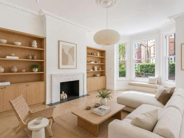 Flat for sale in South Hampstead, Greater London