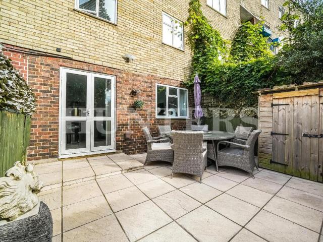 Flat for sale in Tottenham Hale, Greater London