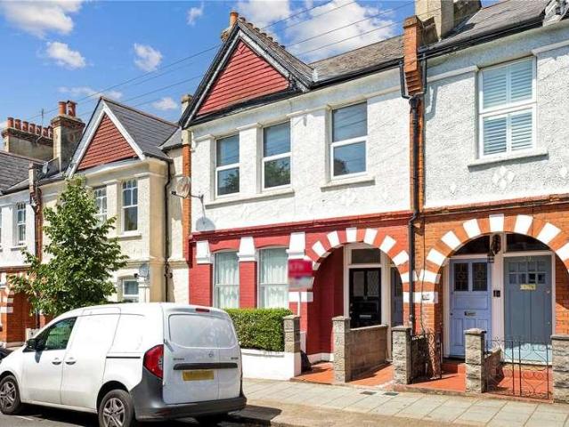 Flat for sale in Furzedown, Greater London