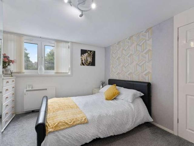 Flat for sale in Linlithgow, Scotland