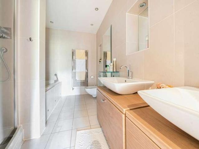 Flat for sale in Bushey