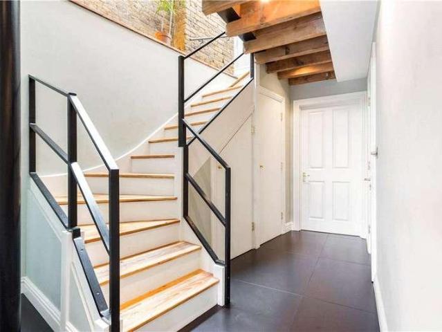 Flat for sale in Bankside, Greater London