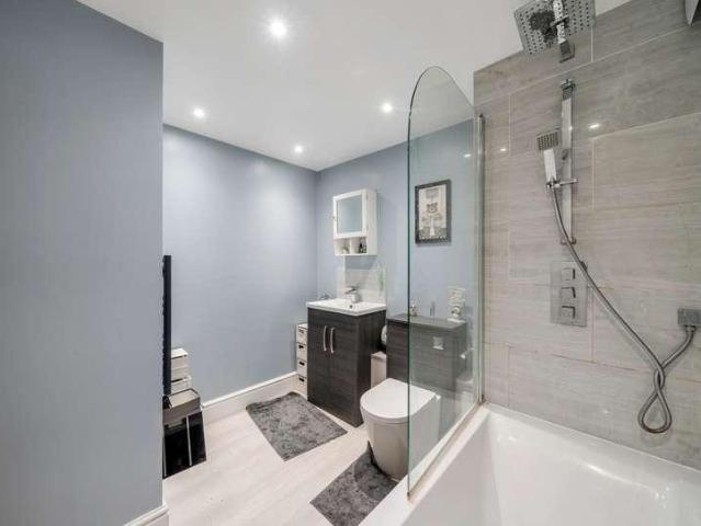 Flat for sale in Feckenham, City Of Bristol