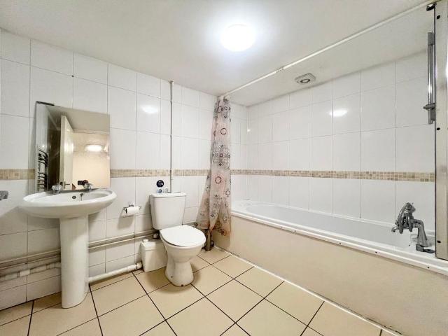 Flat for sale in Brompton, Gillingham