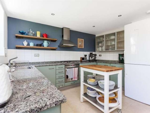 Flat for sale in South Hampstead, Greater London