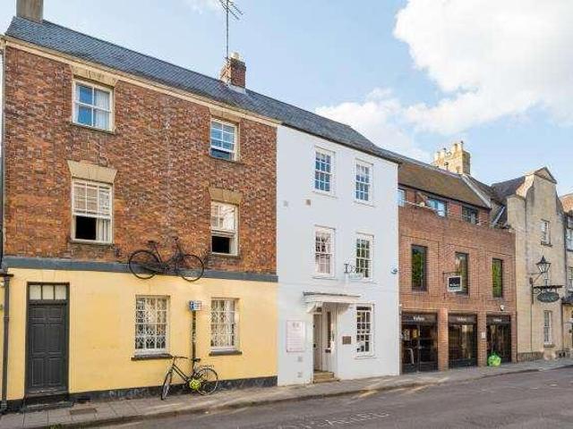 Flat for sale in Holywell, The Slade