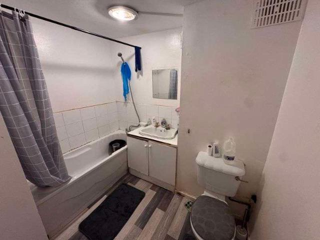 Flat for sale in Sulgrave, Washington