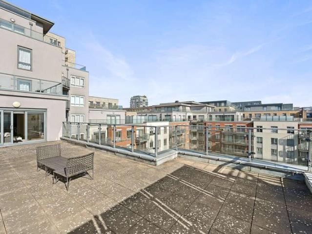 Flat for sale in Colindale, Greater London