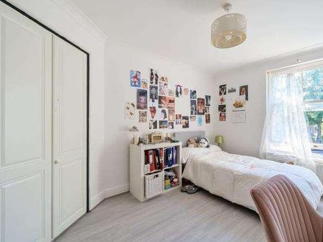 Flat for sale in The Slade, Oxfordshire