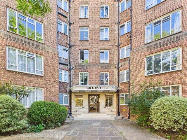 Flat for sale in Brunswick
