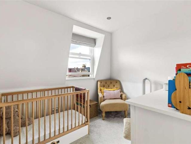 Flat for sale in Furzedown, Greater London