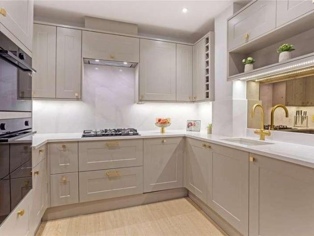 Flat for sale in Lunnon, Buckinghamshire