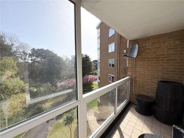 Flat for sale in West Cliff, Bournemouth
