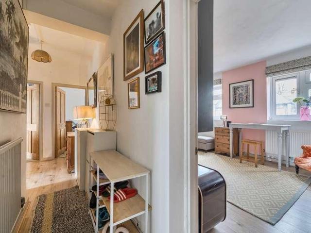 Flat for sale in Tufnell Park, Greater London