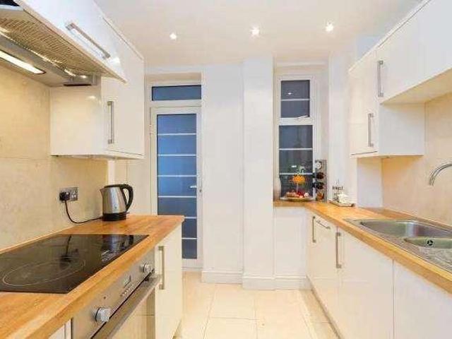 Flat for sale in St. John's Wood, Greater London