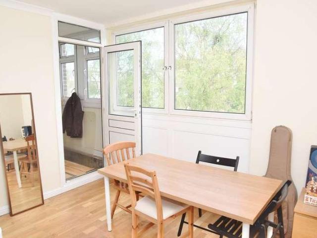Flat for sale in Glyndon, Plumstead