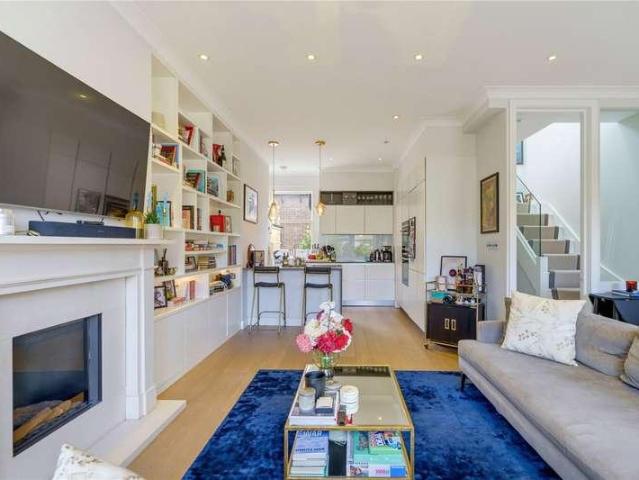Flat for sale in Abbeville Village, Greater London