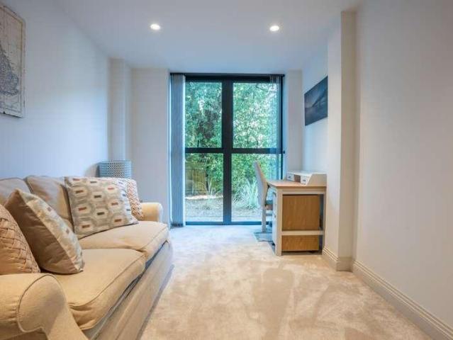 Flat for sale in Canford Cliffs, Poole