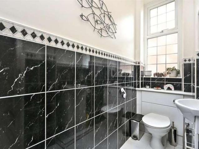 Flat for sale in Eastbourne, East Sussex