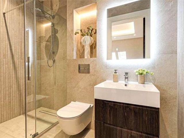 Flat for sale in South Oxhey, Three Rivers