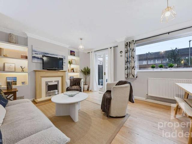 Flat for sale in New Catton, Norwich
