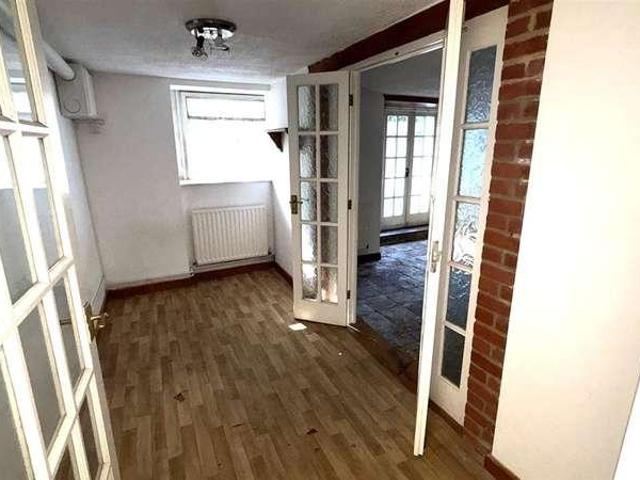Flat for sale in The King's Mile, The Bridge