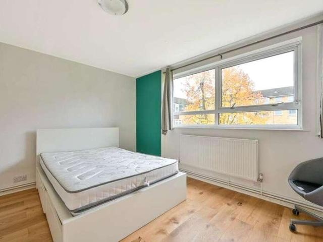 Flat for sale in Abbotswood, Westborough