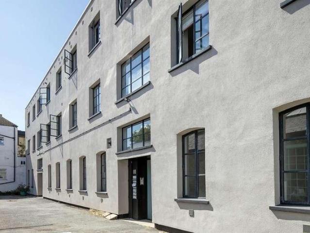 Flat for sale in Bellenden, Greater London