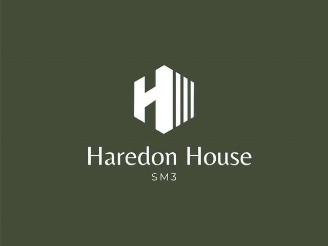 Flat for sale in Stonecot, Greater London