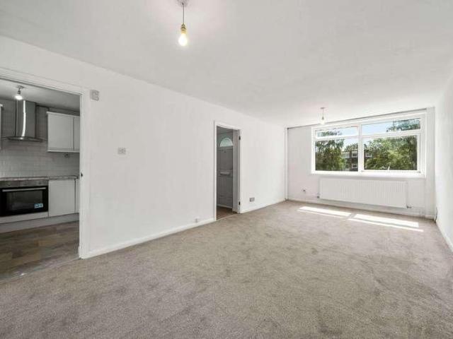 Flat for sale in Ashley Park, Surrey