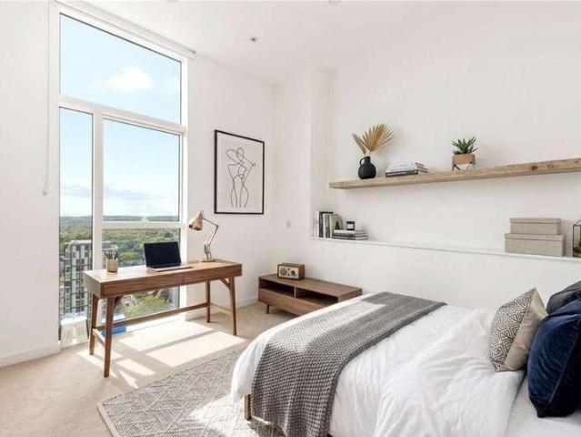Flat for sale in Woodberry Down, Stamford Hill