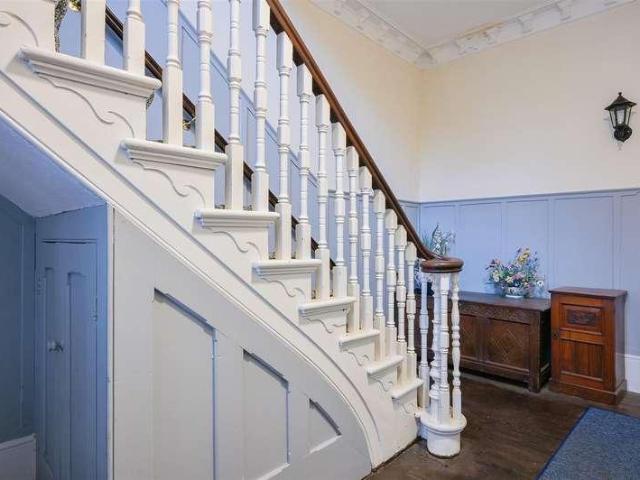 Flat for sale in Nork, Red Hill