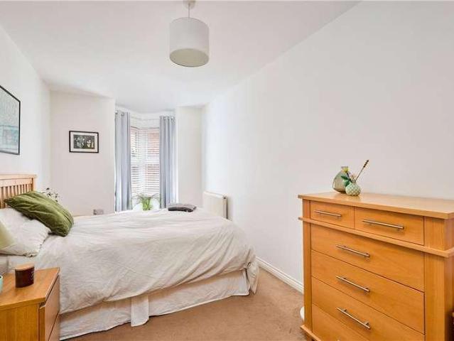 Flat for sale in Weetwood, West Yorkshire