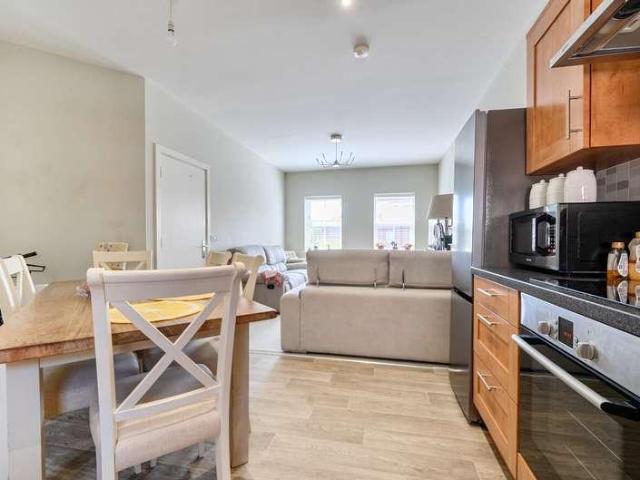 Flat for sale in Coldharbour, Buckinghamshire