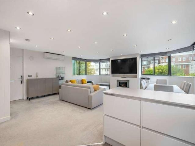 Flat for sale in City of Westminster, Greater London