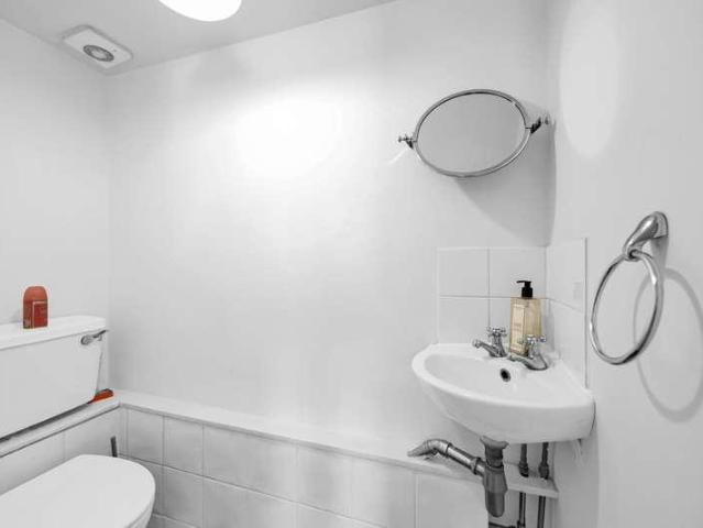 Flat for sale in Saint Pancras, Greater London