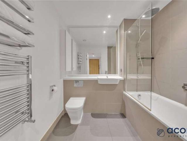 Flat for sale in Kingsbury, Greater London