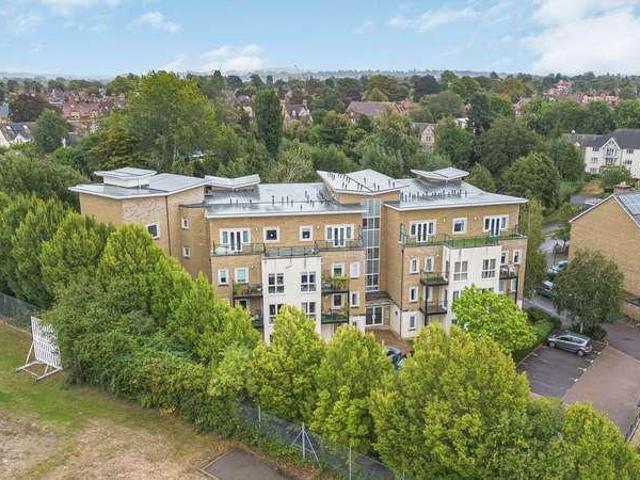 Flat for sale in The Slade, Oxfordshire
