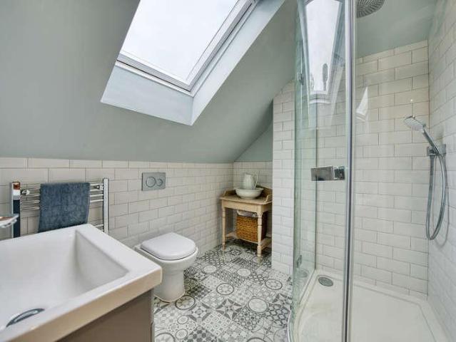 Flat for sale in Kelvindale, Scotland