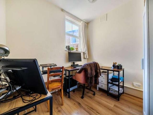 Flat for sale in London Borough of Lewisham, Greater London