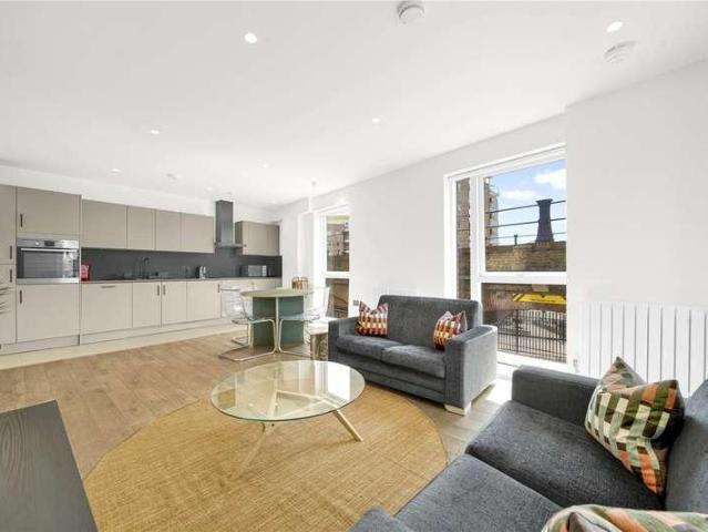Flat for sale in Ratcliffe, Limehouse
